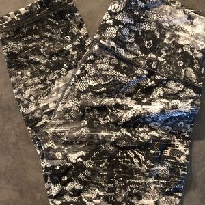 Lululemon size 6 women’s leggings